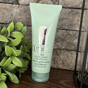 Clinique 7 Day Scrub Cream Rinse-Off Formula ๐ซง๐๐ซง